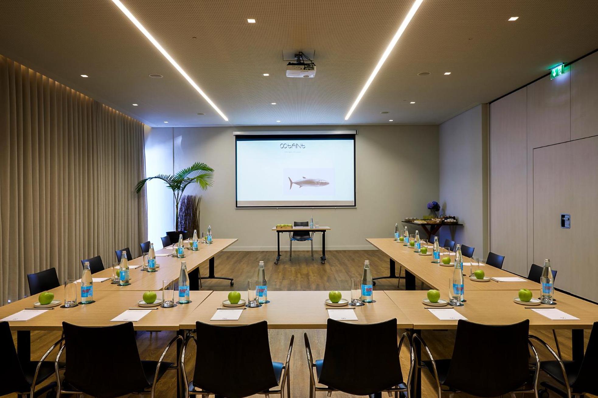 Hotel Octant Ponta Delgada Exteriér fotografie Meeting room at the London offices