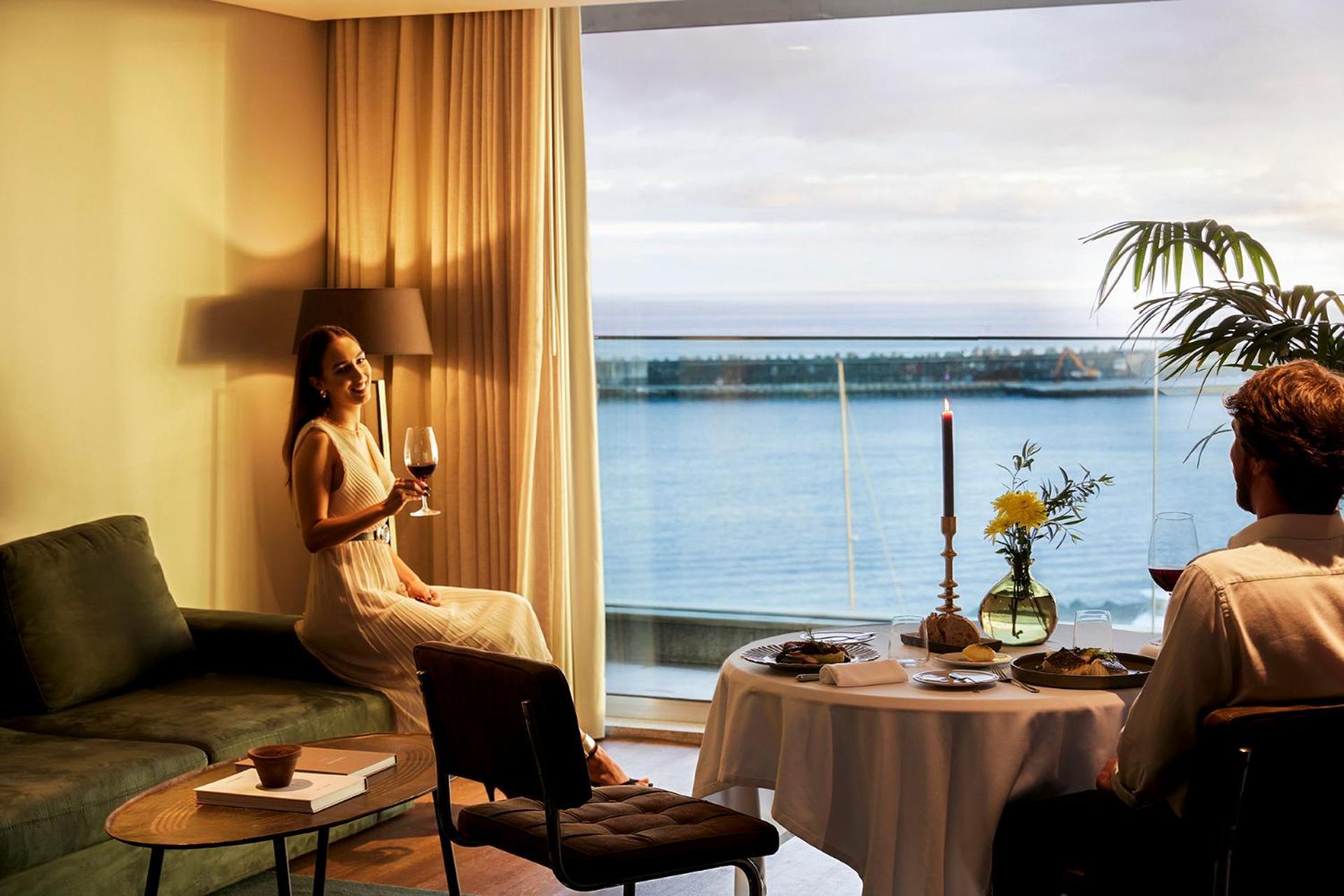 Hotel Octant Ponta Delgada Exteriér fotografie A suite on board